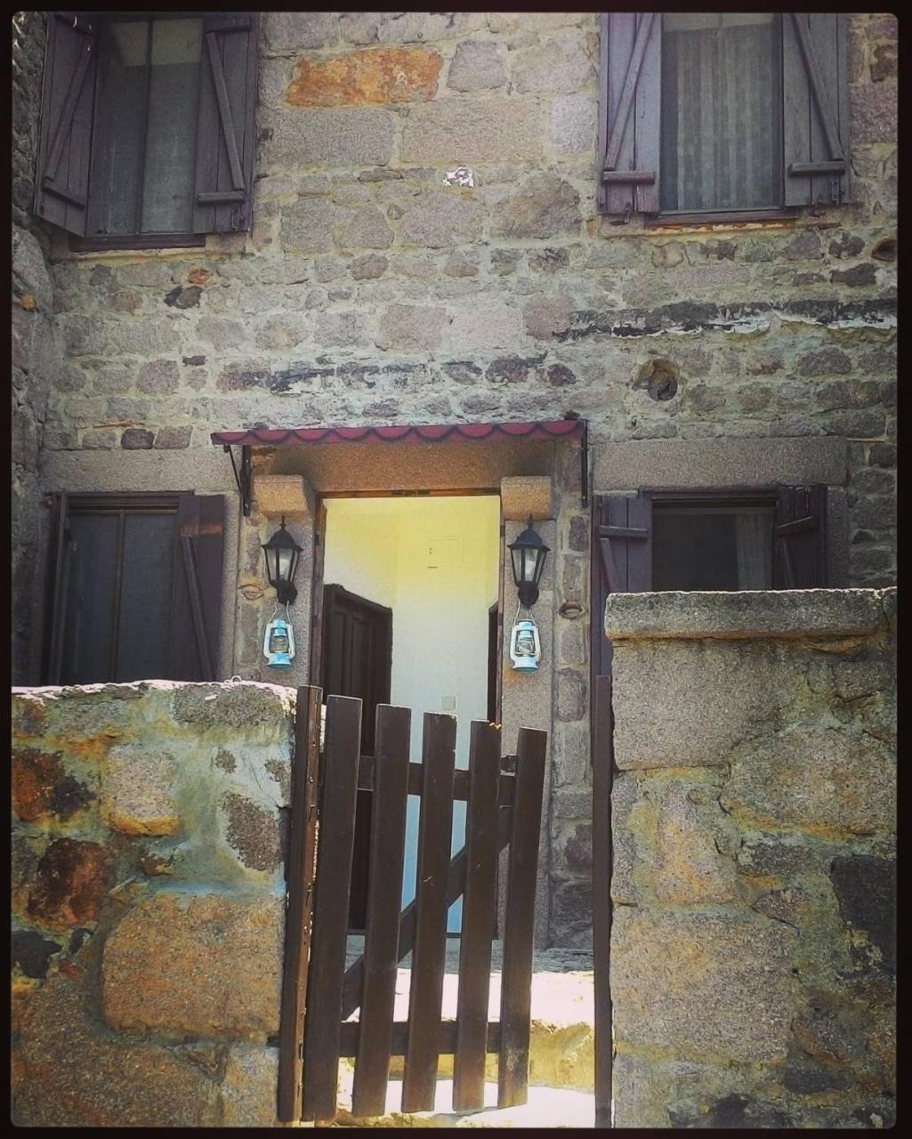 Assos Bohemian Hotel エクステリア 写真